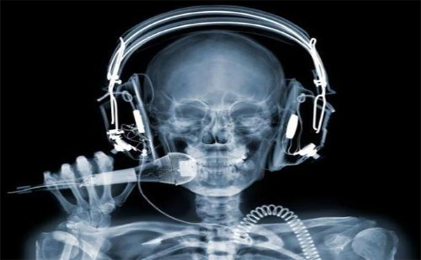 X-RAY能拍出骨骼和牙齒的照片，這是為什么呢？